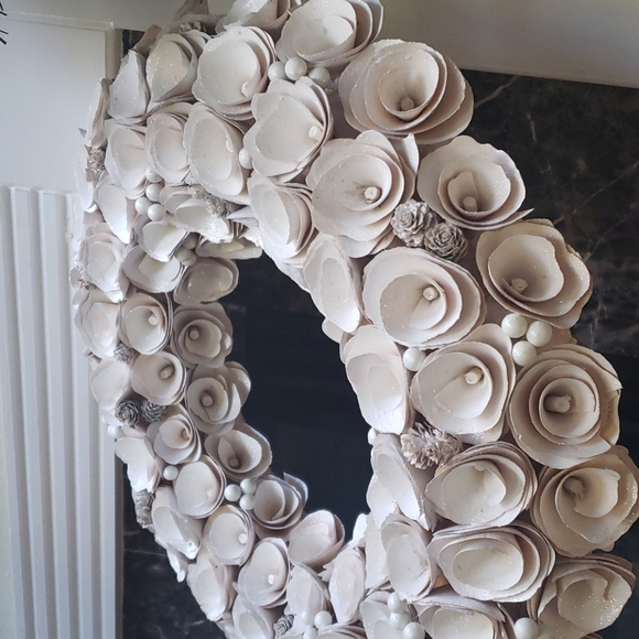 Smith & Hawken Estate Size Curled Wreath 21 in- - Picture 3 of 4